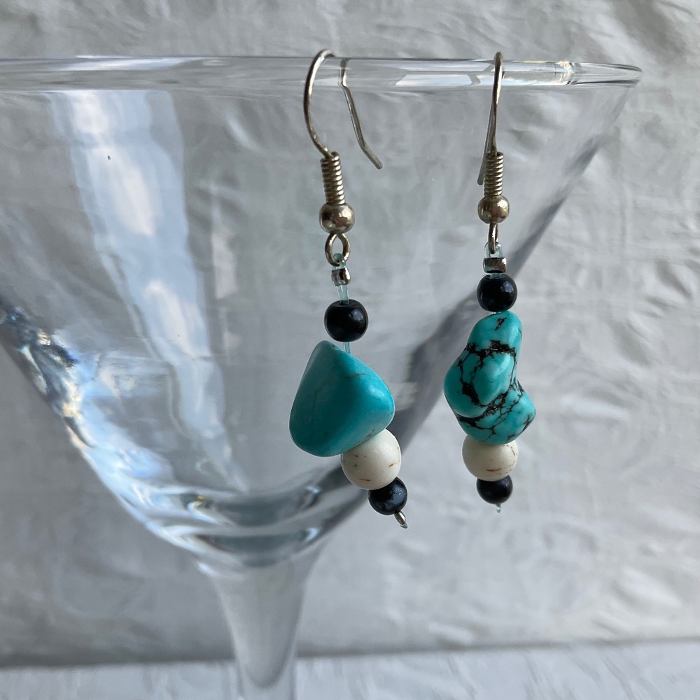 🧚 2;$15 Earrings Drop Silver Turquoise Blue & White Stones & Beads